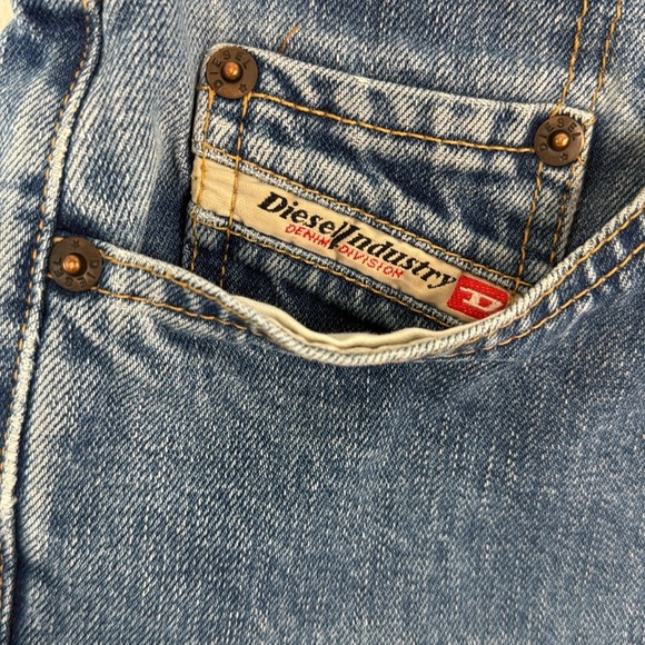 Diesel High Rise Buttonfly Denim/Jean Shorts. Frayed Hems. Size 30. - Picture 4 of 12